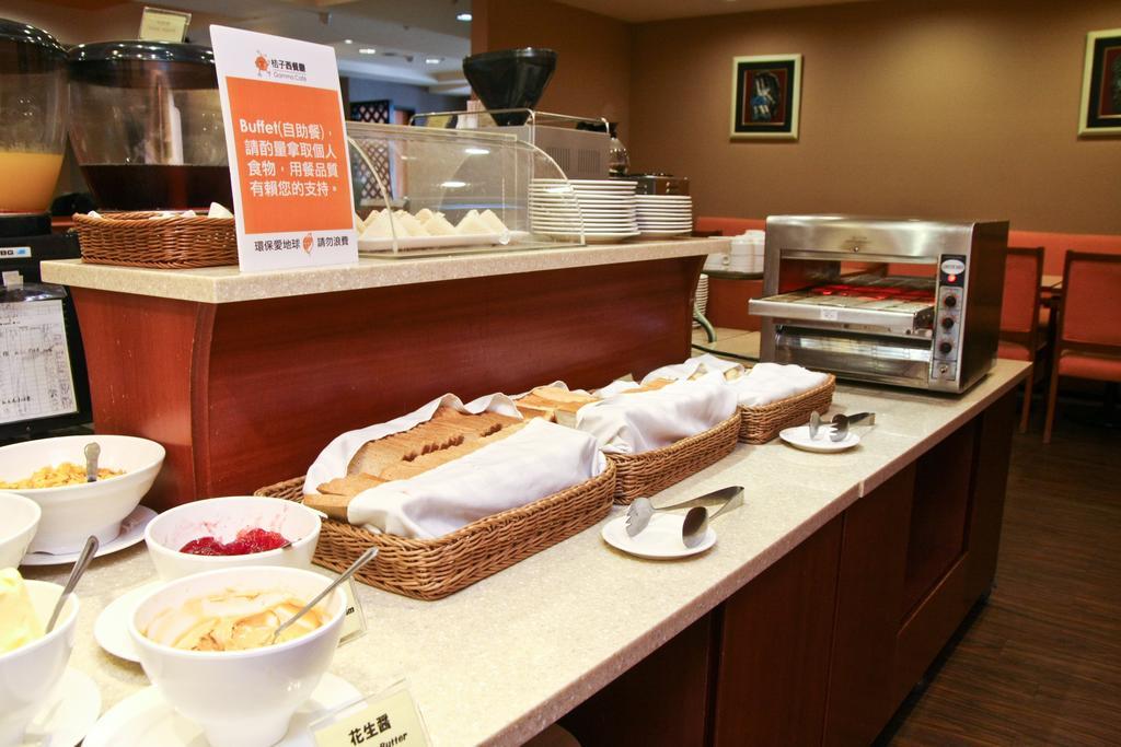 Orange Hotel - Park, Đài Trung Ngoại thất bức ảnh